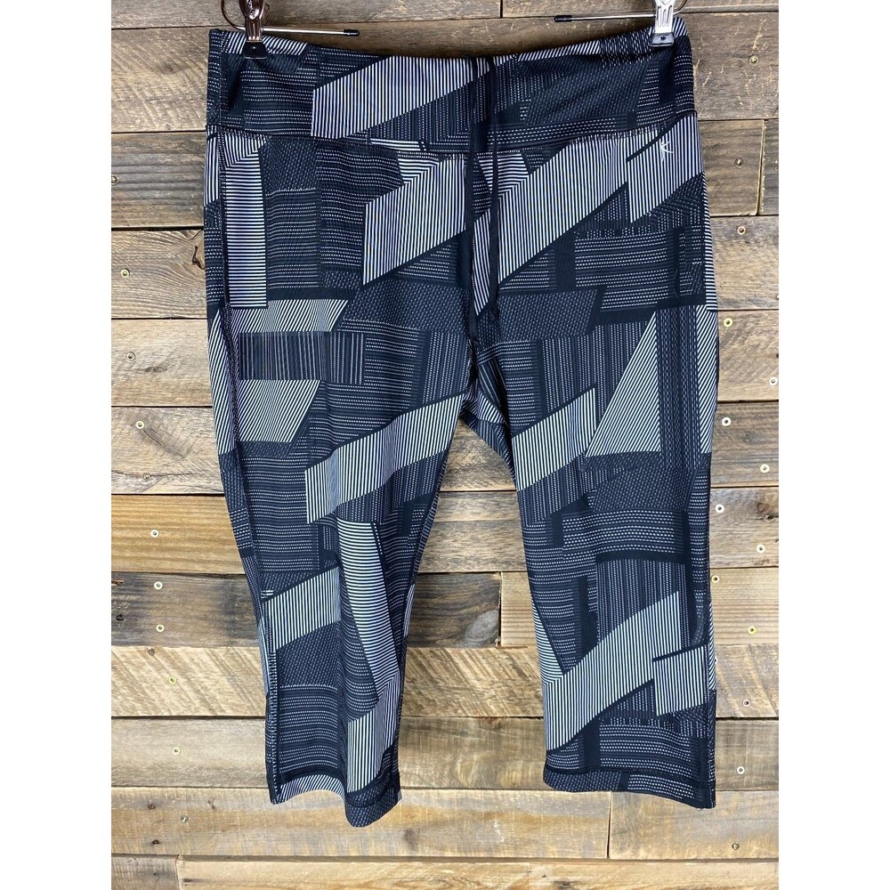 Danskin Now Womens Sz L Activewear Leggings Black & Gray Capri Geometric Design